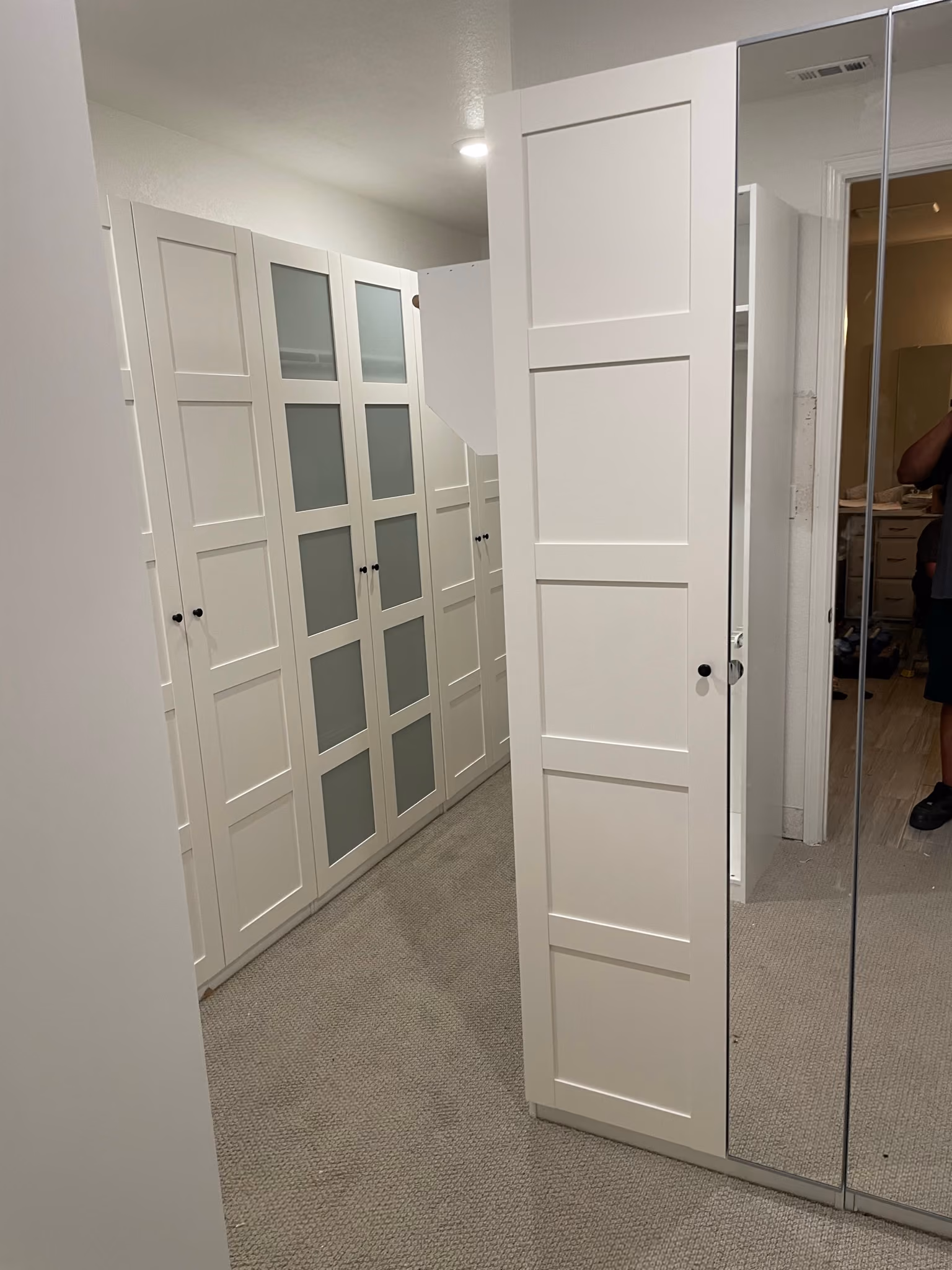 Closet and storage system assembled by A-Breasy